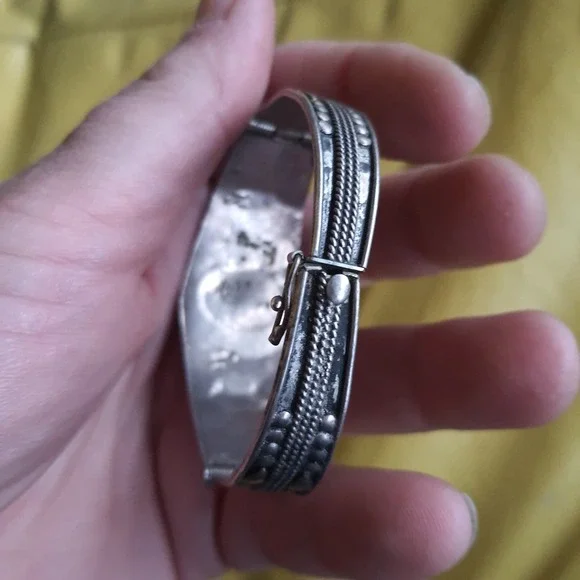 Vintage Marked Sterling Silver & Turquiose Cabochon Southwestern Style Bracelet - Picture 4 of 8